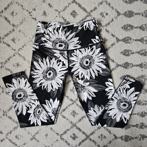 AE Chill Play Move Floral Leggings Sz M